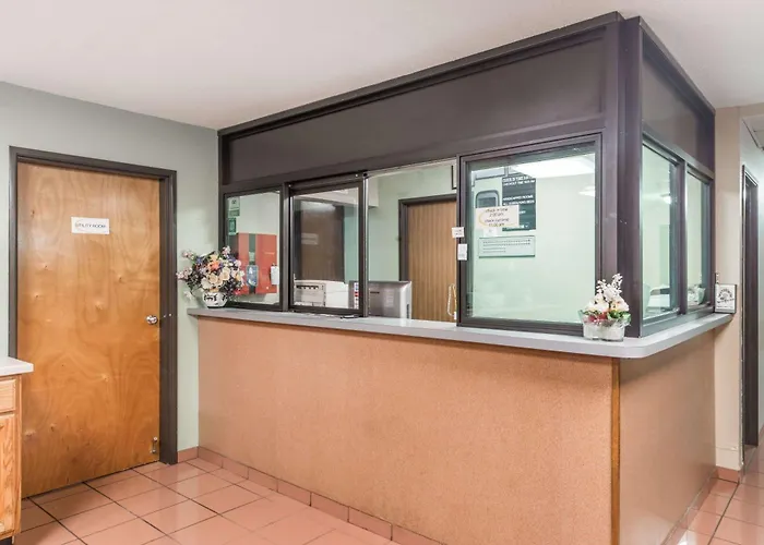 Super 8 By Wyndham O'Fallon Mo/St. Louis Area