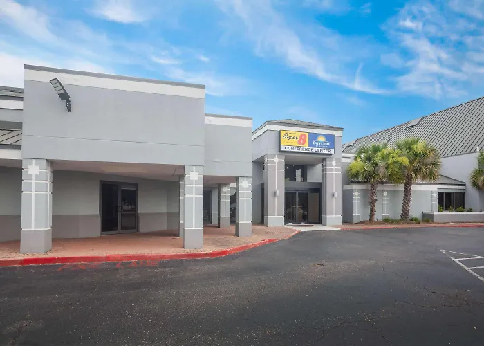 Super 8 By Wyndham Mobile I-65