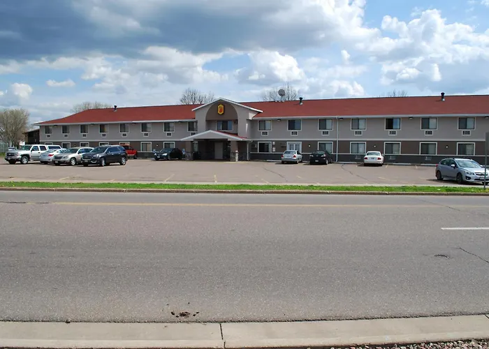Super 8 By Wyndham Eau Claire Wi Hotel