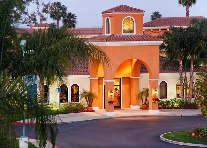 Cortona Inn And Suites Anaheim Resort