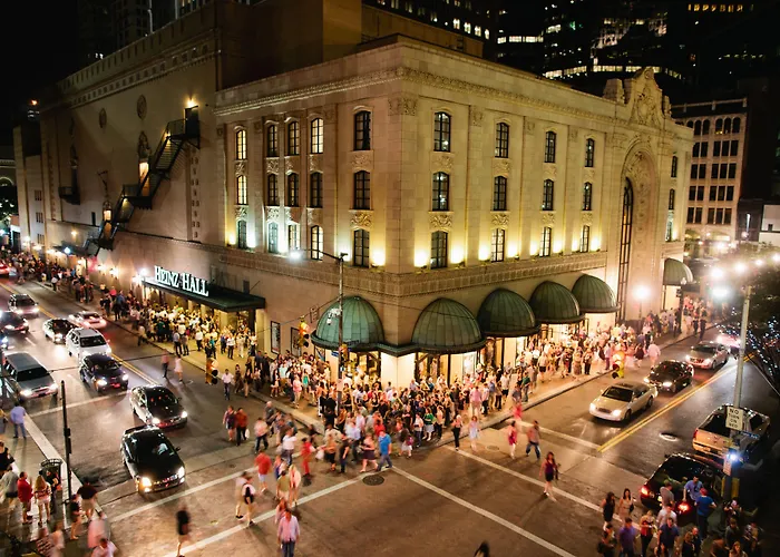 Courtyard By Marriott Pittsburgh Downtown Hotel