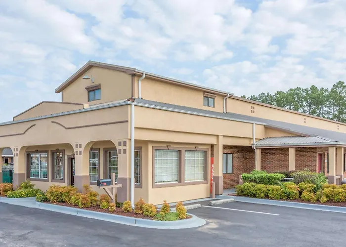 Super 8 By Wyndham Santee Hotel