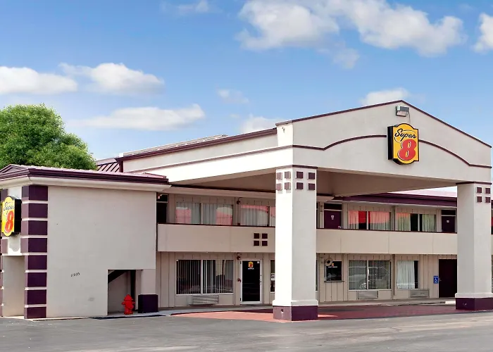 Super 8 By Wyndham Oklahoma/Frontier City Edmond