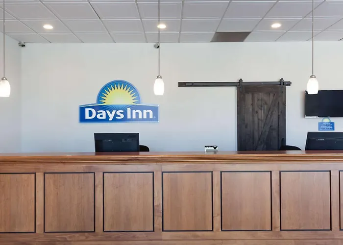 Days Inn & Suites By Wyndham Lancaster Amish Country Mountville