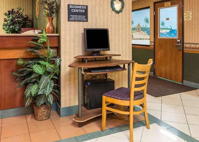 Super 8 By Wyndham Troy Il/St. Louis Area