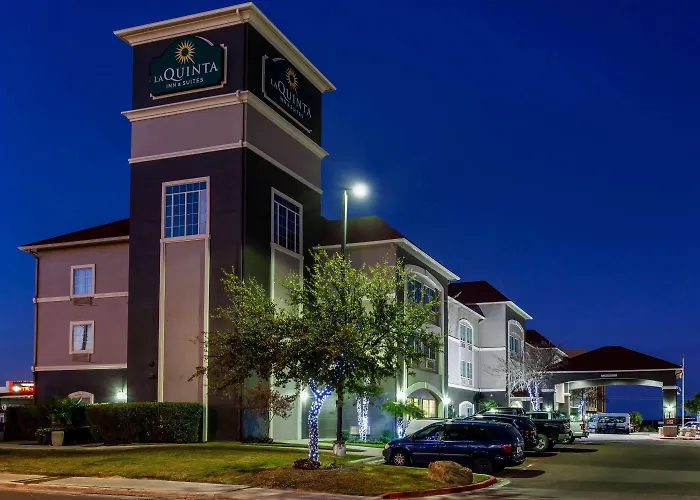 La Quinta By Wyndham Laredo Airport Hotel