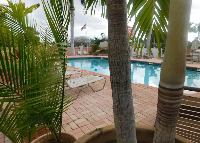 Hibiscus Suites - Sarasota Point O'Rocks