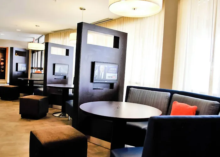 Courtyard By Marriott Salina
