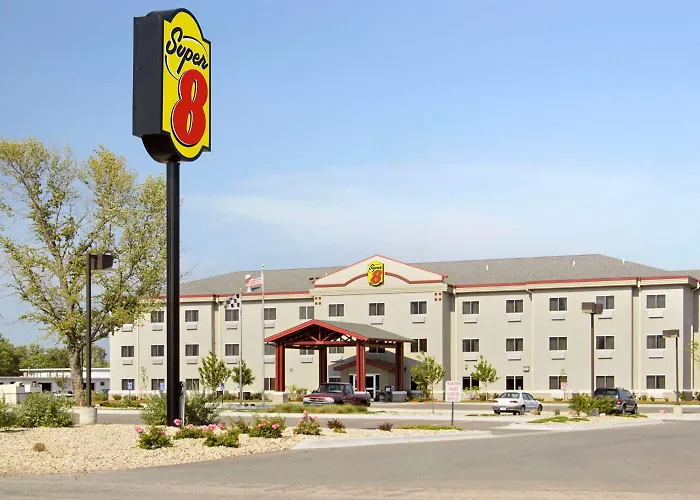 Super 8 By Wyndham Topeka At Forbes Landing