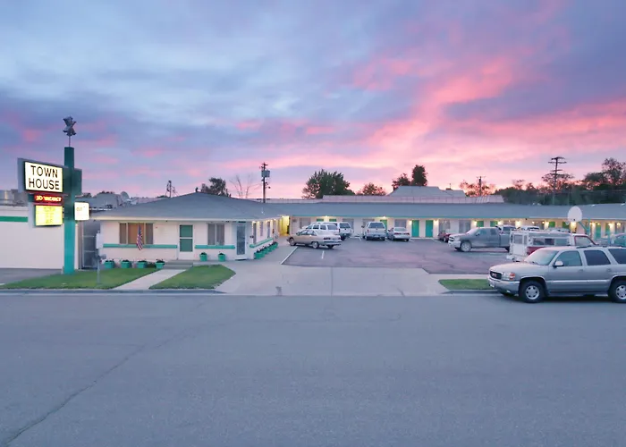 Town House Motel