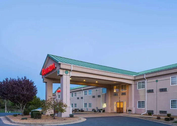 Ramada By Wyndham Strasburg - Shenandoah Valley