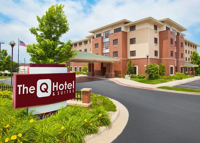 The Q Hotel & Suites