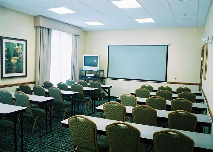 Country Inn & Suites By Radisson Brockton
