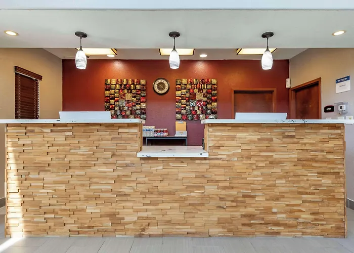 Best Western Plus Victoria Inn & Suites