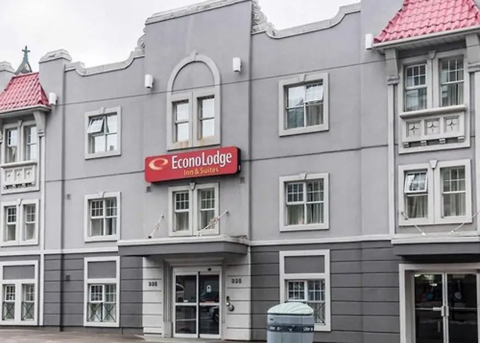 Econo Lodge Inn & Suites Downtown Toronto