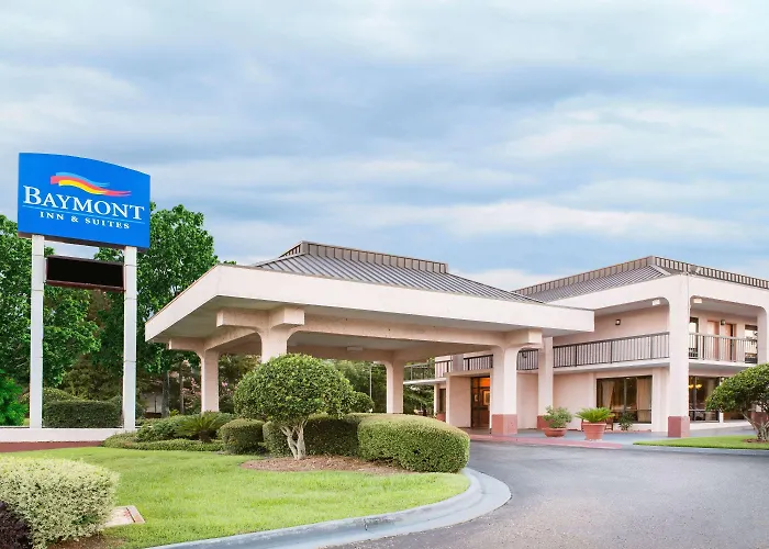 Baymont By Wyndham Mobile/ I-65 Hotel