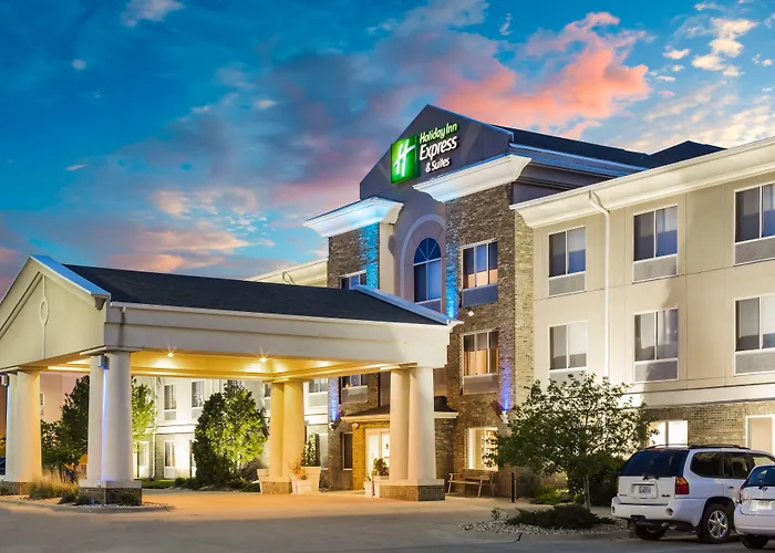 Holiday Inn Express & Suites Bellevue -Omaha Area- By Ihg
