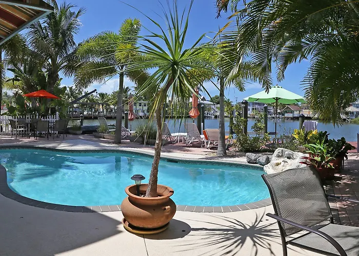 Manatee Bay Inn