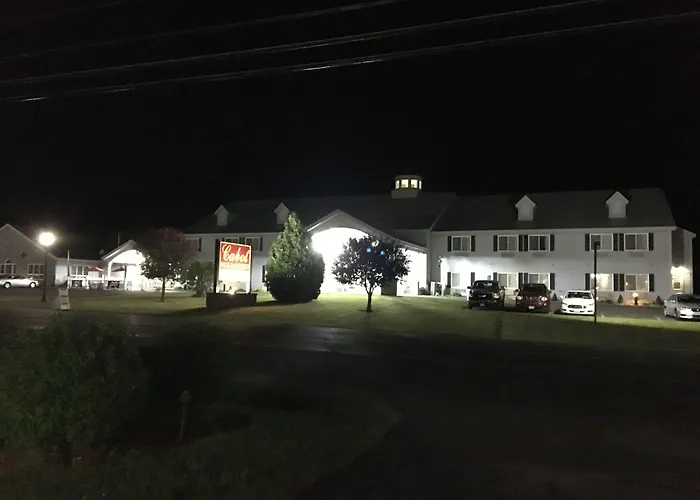 Cabot Inn & Suites