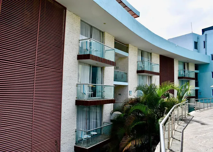 Country Hotel & Suites