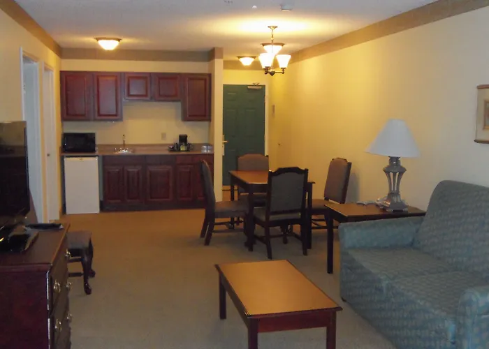 Town & Country Inn And Suites Quincy