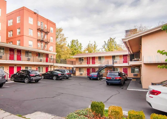 Econo Lodge Portland Downtown