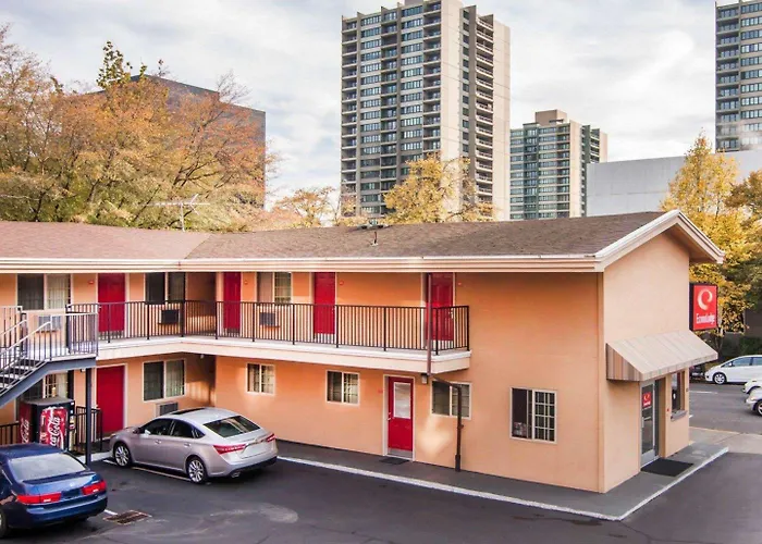 Econo Lodge Portland Downtown