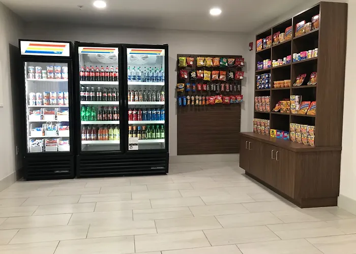 Holiday Inn Express & Suites Quincy I-10 By Ihg