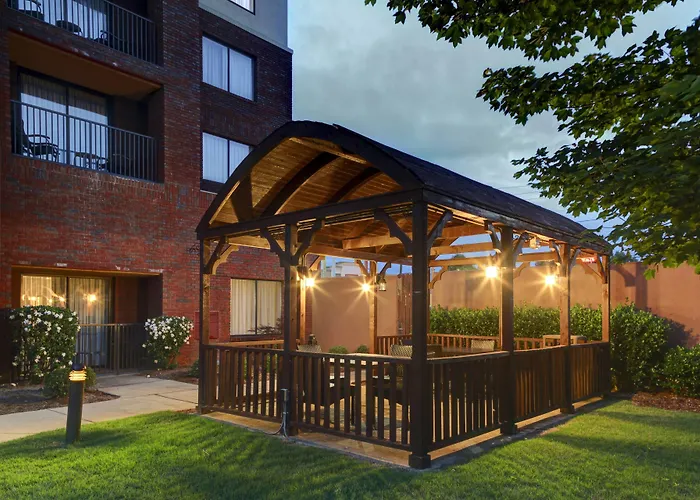 Courtyard By Marriott Anniston Oxford Hotel