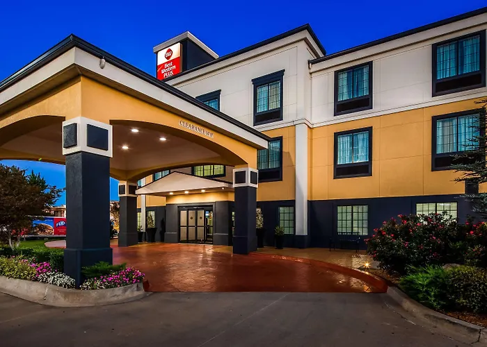 Best Western Plus Barsana Hotel & Suites