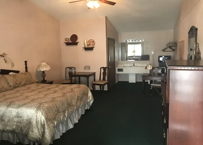 Longhouse Lodge Motel Watkins Glen