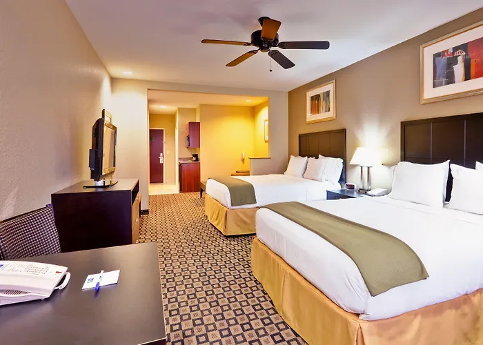 Holiday Inn Express Hotel & Suites Clinton By Ihg
