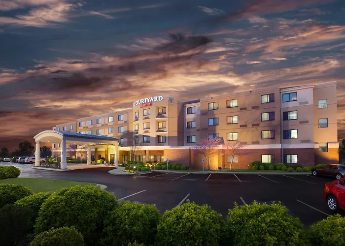 Courtyard By Marriott Fayetteville