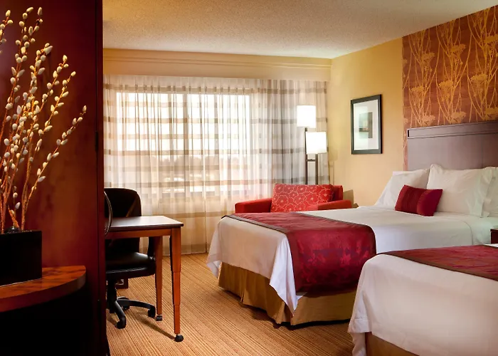 Courtyard By Marriott Denton Hotel