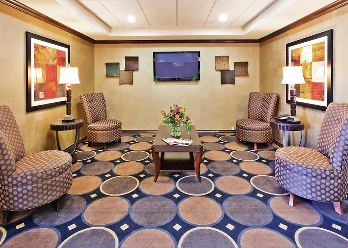 Holiday Inn Express & Suites Clovis By Ihg