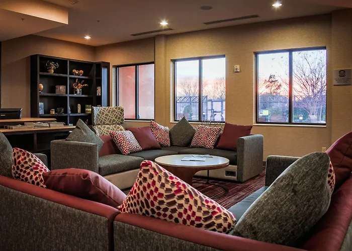 Courtyard By Marriott Norman