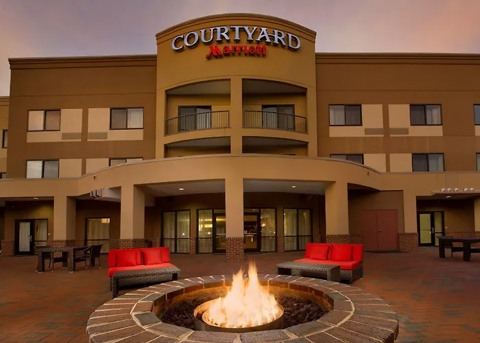 Courtyard By Marriott Waldorf Hotel