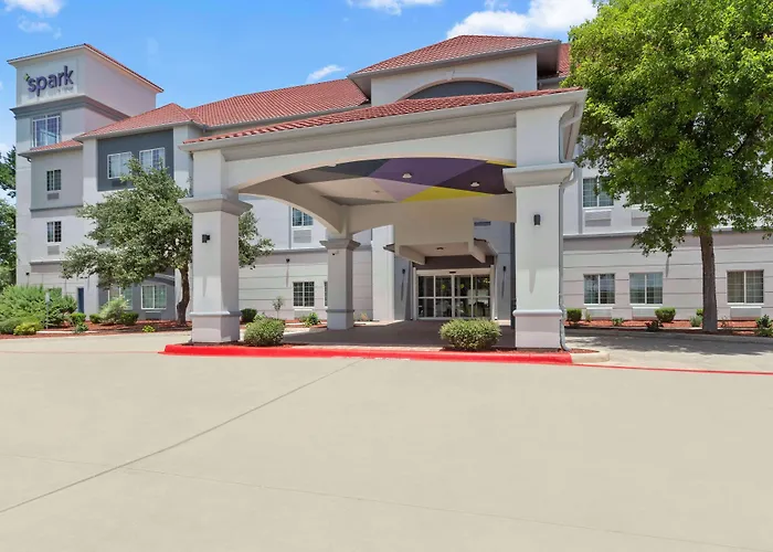 La Quinta By Wyndham San Antonio The Dominion Hotel