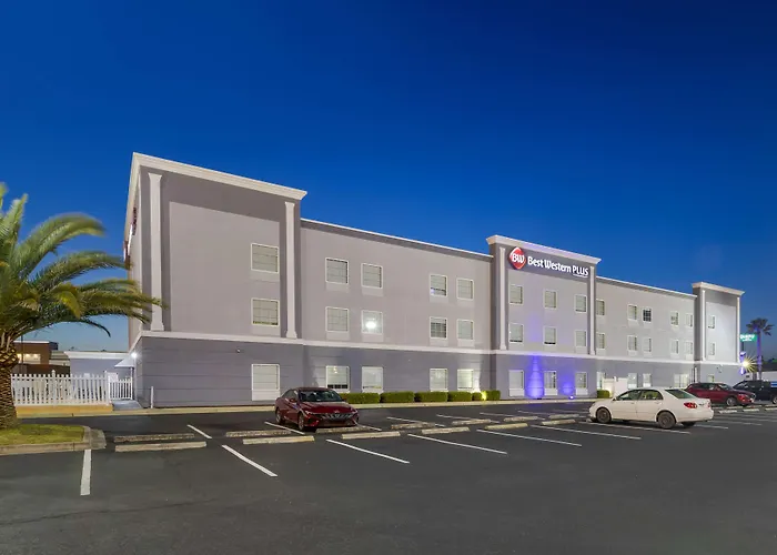 Best Western Plus Brunswick Inn & Suites