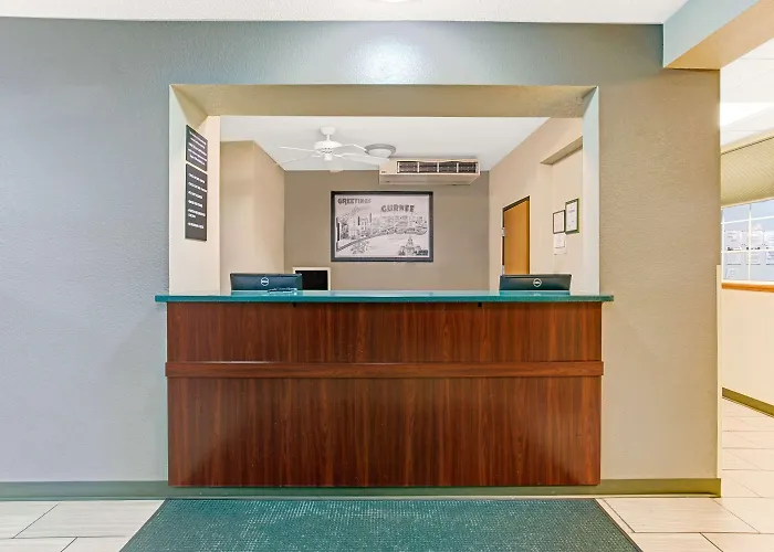 Super 8 By Wyndham Gurnee Hotel
