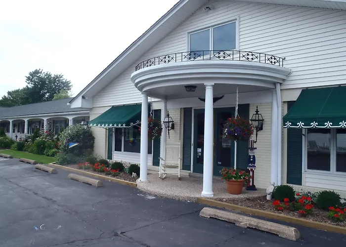 Glass House Inn Erie Near I-90 & I-79 Kearsarge