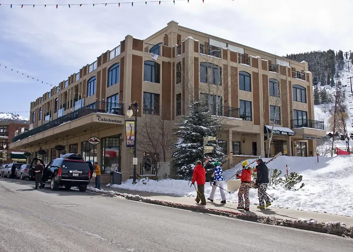 The Caledonian By All Seasons Resort Lodging