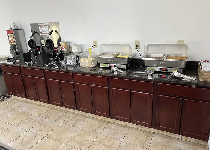 Super 8 By Wyndham Cedar Falls