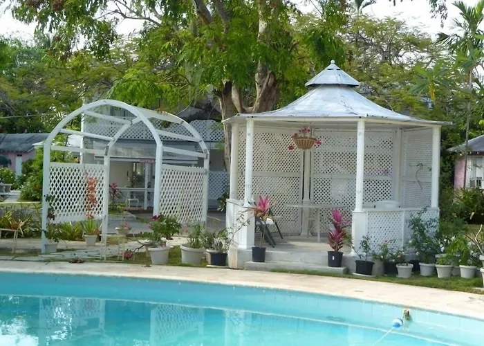 Orchard Garden Hotel Nassau