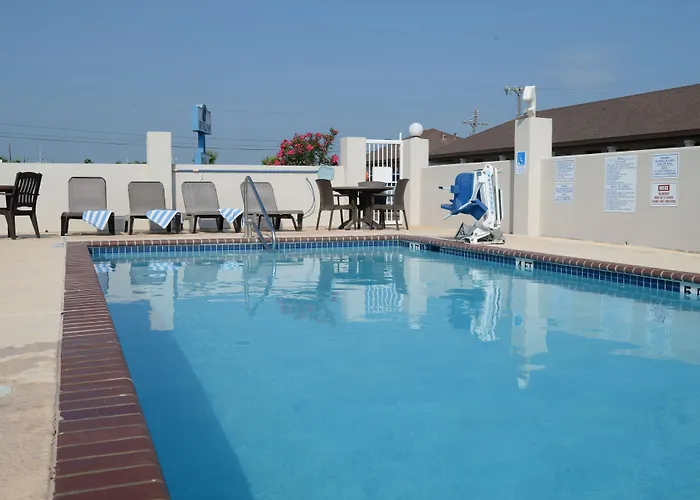 Port Isla Inn