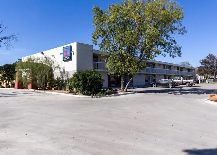 Motel 6-Uvalde, Tx