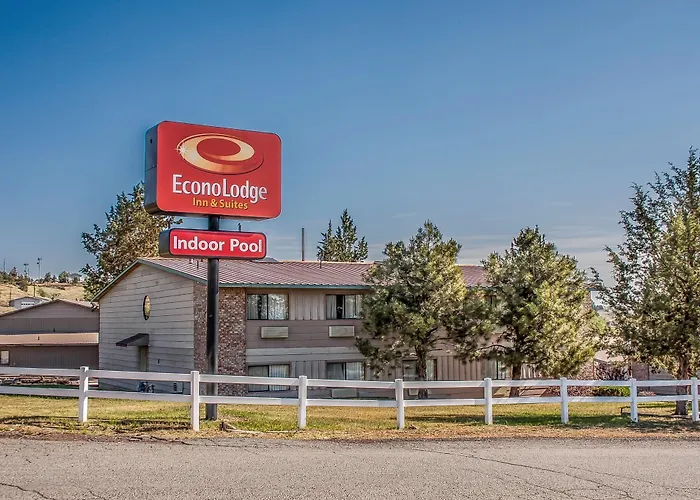 Econo Lodge Inn & Suites Madras