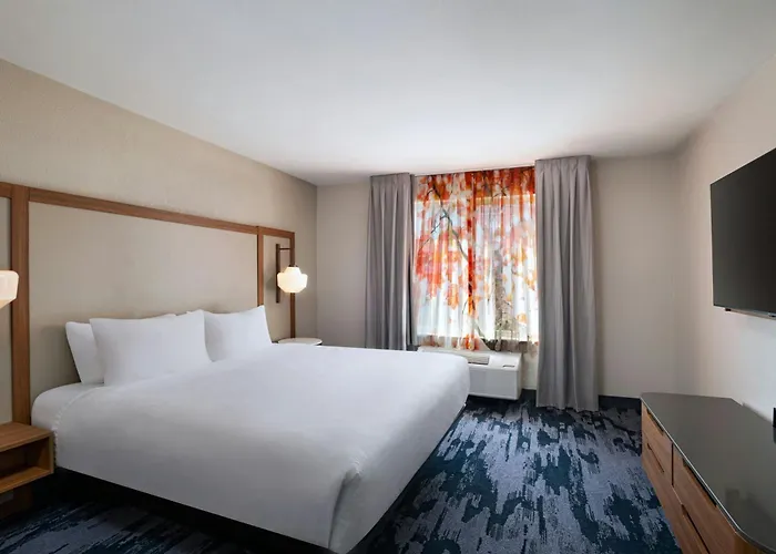 Fairfield Inn & Suites Austin University Area