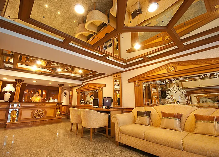 Golden House Bts Chidlom Bangkok Hotel
