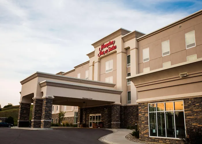 Hampton Inn & Suites Minot
